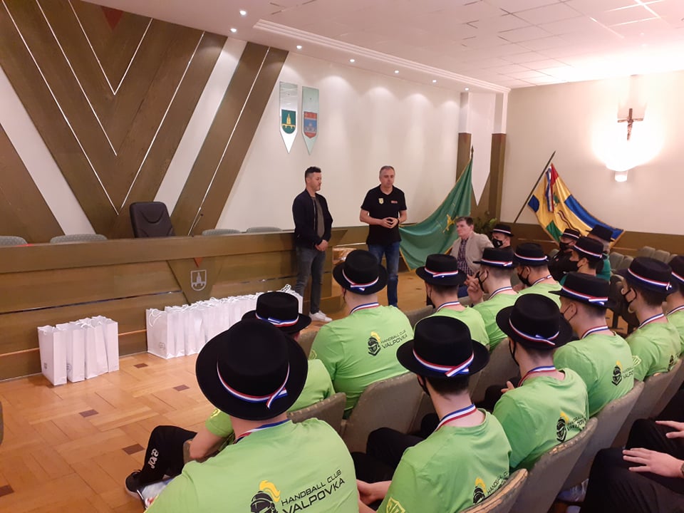 Gradonačelnik Šutalo primio sjajne valpovačke rukometaše