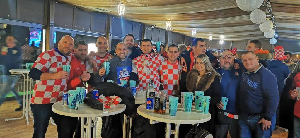 Sjajnu Fan zonu udruge Budi ponosan Fan Club pohodili i vinkovački Ultrasi