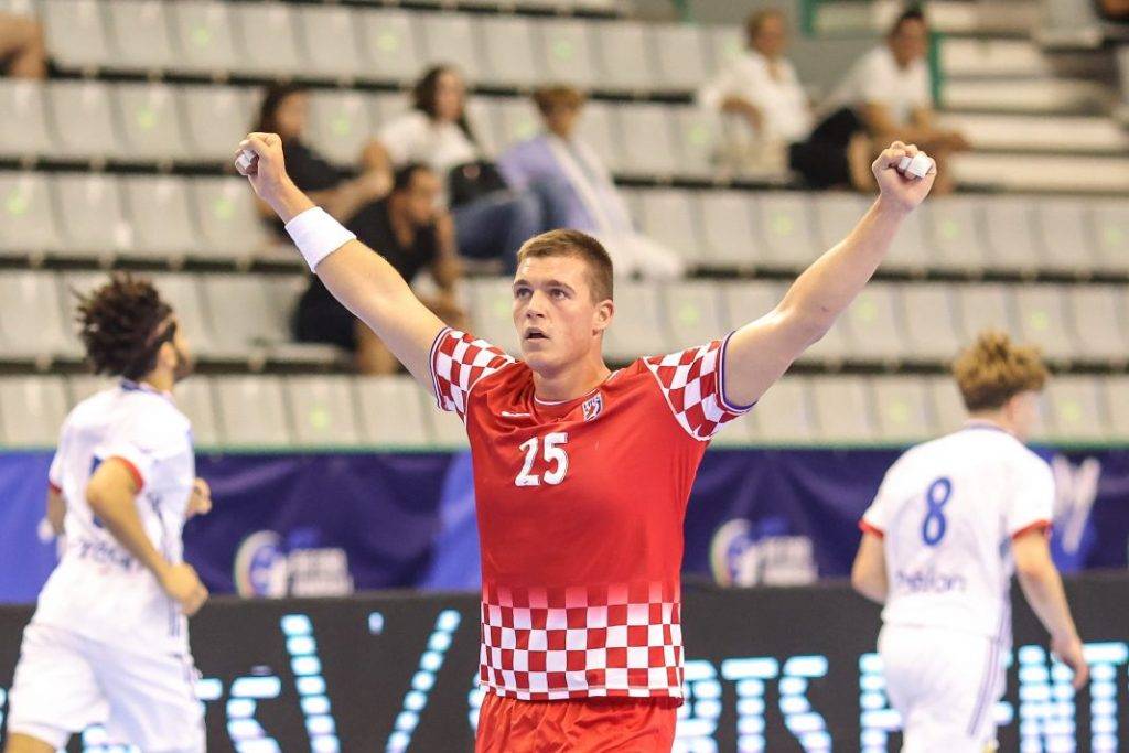 M20 EHF EURO: Pobjeda juniora protiv Crne Gore i nada za drugi krug