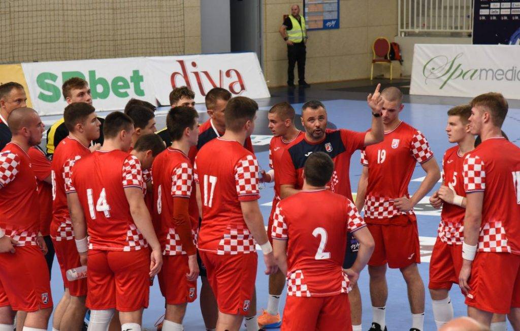 M18 EHF EURO: Rekordna pobjeda protiv domaćina i osiguran drugi krug