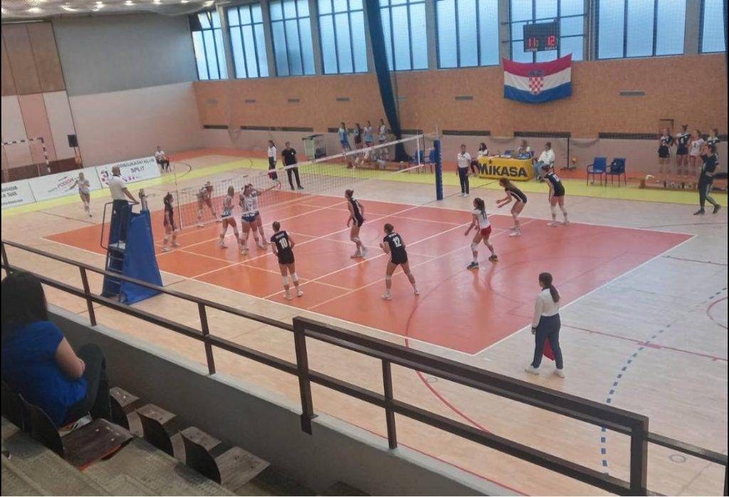 Superliga: Pobjede favorita kod odbojkašica, Mladost do bodova u Slavoniji