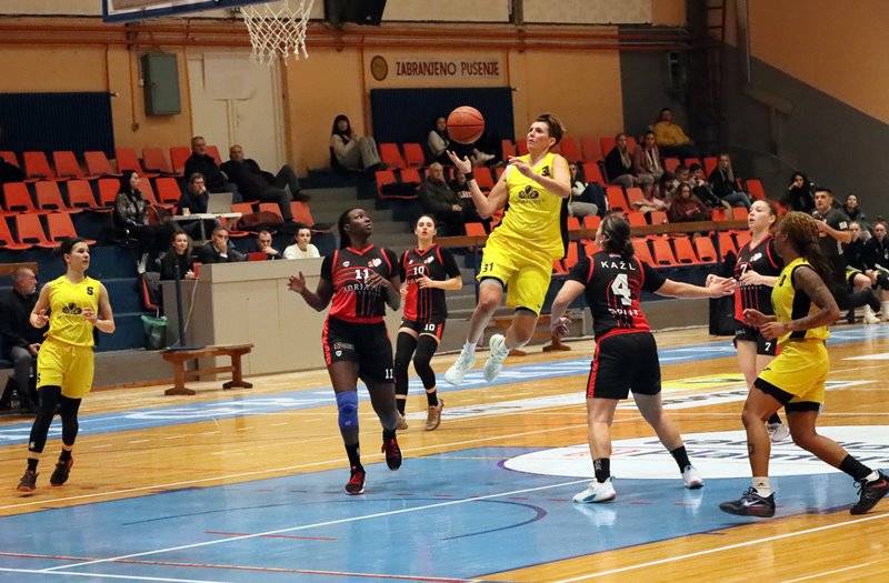 Plamene slavile u slavonskom derbiju Premijer lige