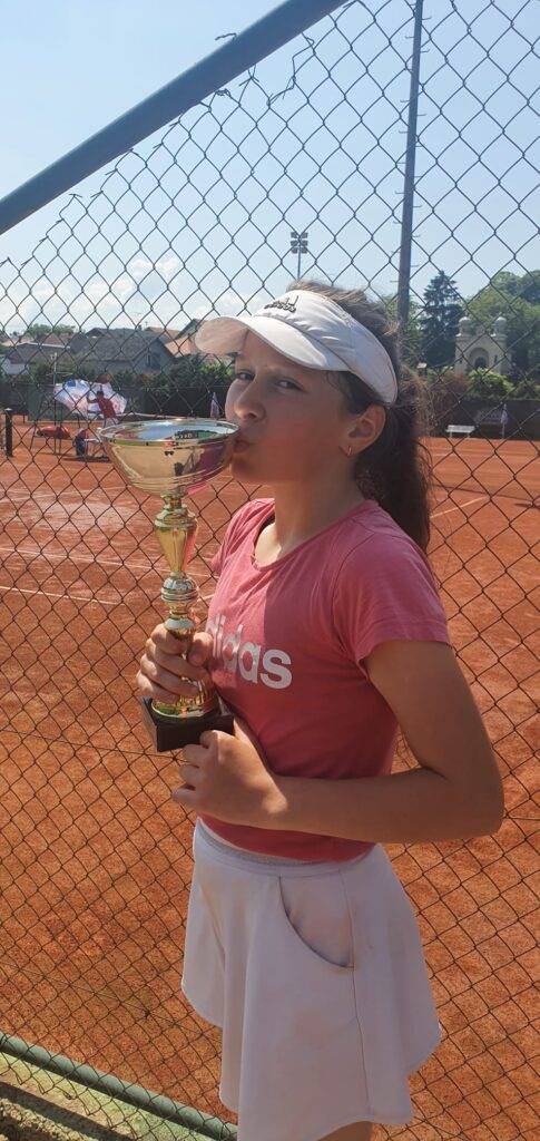 Lucija Grbeš sjajna na Otvorenom prvenstvu Đakova do 10 godina