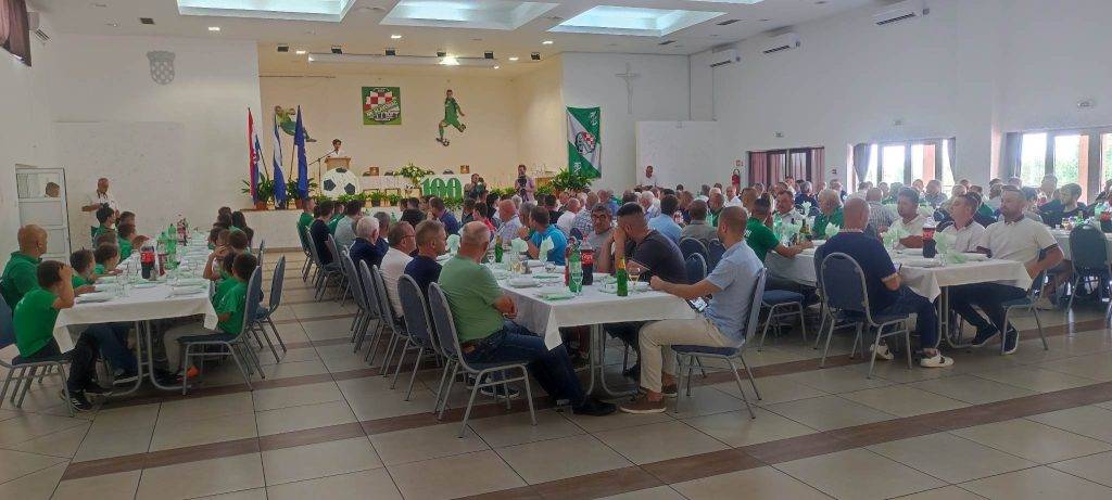 Slavonac iz Nove Kapele obilježio veliki jubilej: Sto godina strasti, jedinstva i uspjeha u nogometnom svijetu!