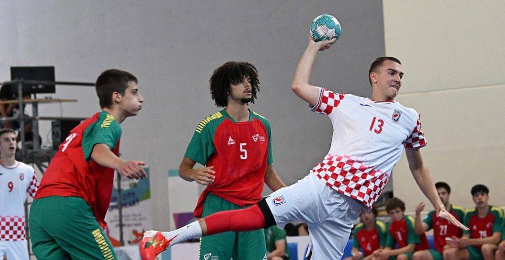 Uvjerljiva pobjeda protiv Crne Gore, s Mađarskom za 1. mjesto u skupini