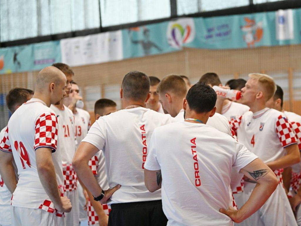 Nova drama kadeta, bronca pripala Mađarima