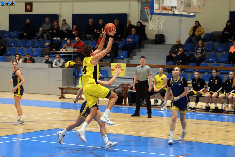 Plamene uvjerljivom pobjedom u derbiju ponovno zasjele na vrh Premijer lige