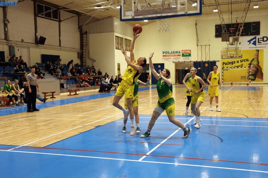 Plamene rutinski do slavlja protiv Pule