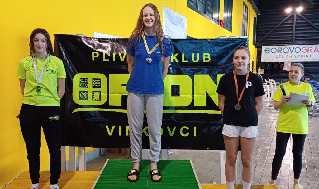 Mlađi natjecatelji PK Vukovara sjajni na plivačkom natjecanju u velikom bazenu u Vukovaru