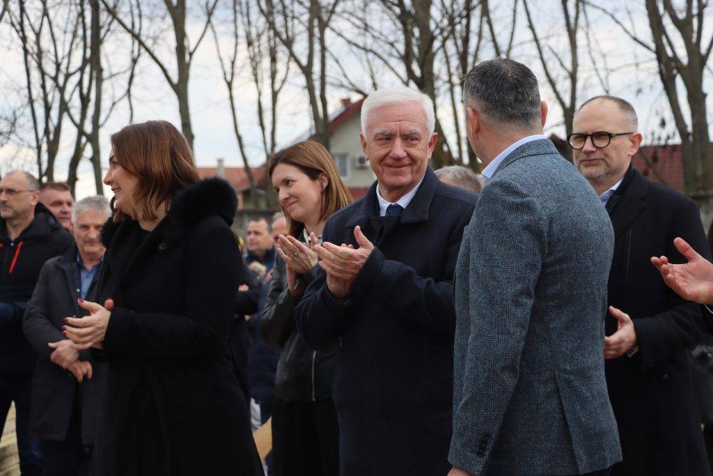 Položen kamen temeljac za izgradnju zapadne tribine na igralištu Nogometnog kluba Slavonija