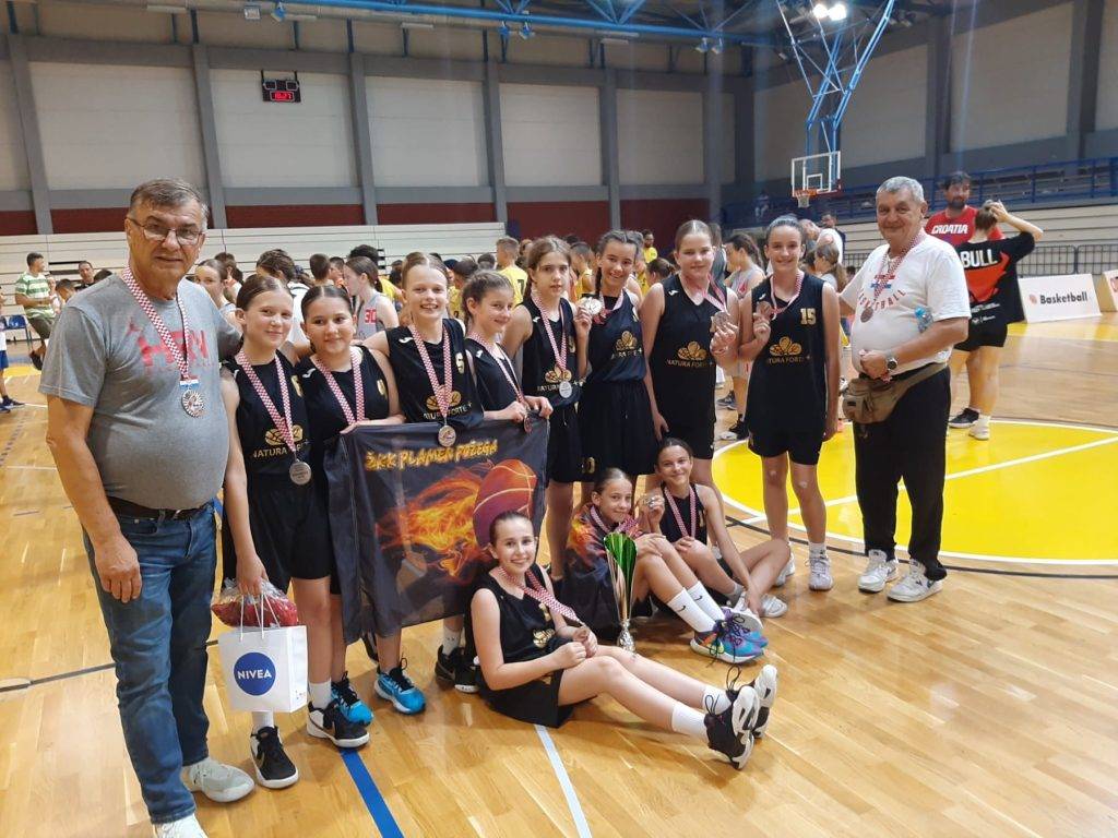 U-12 Plamene druge u državi